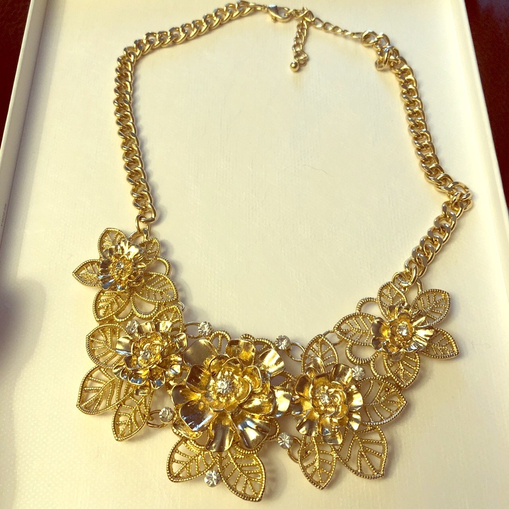 Flower necklace